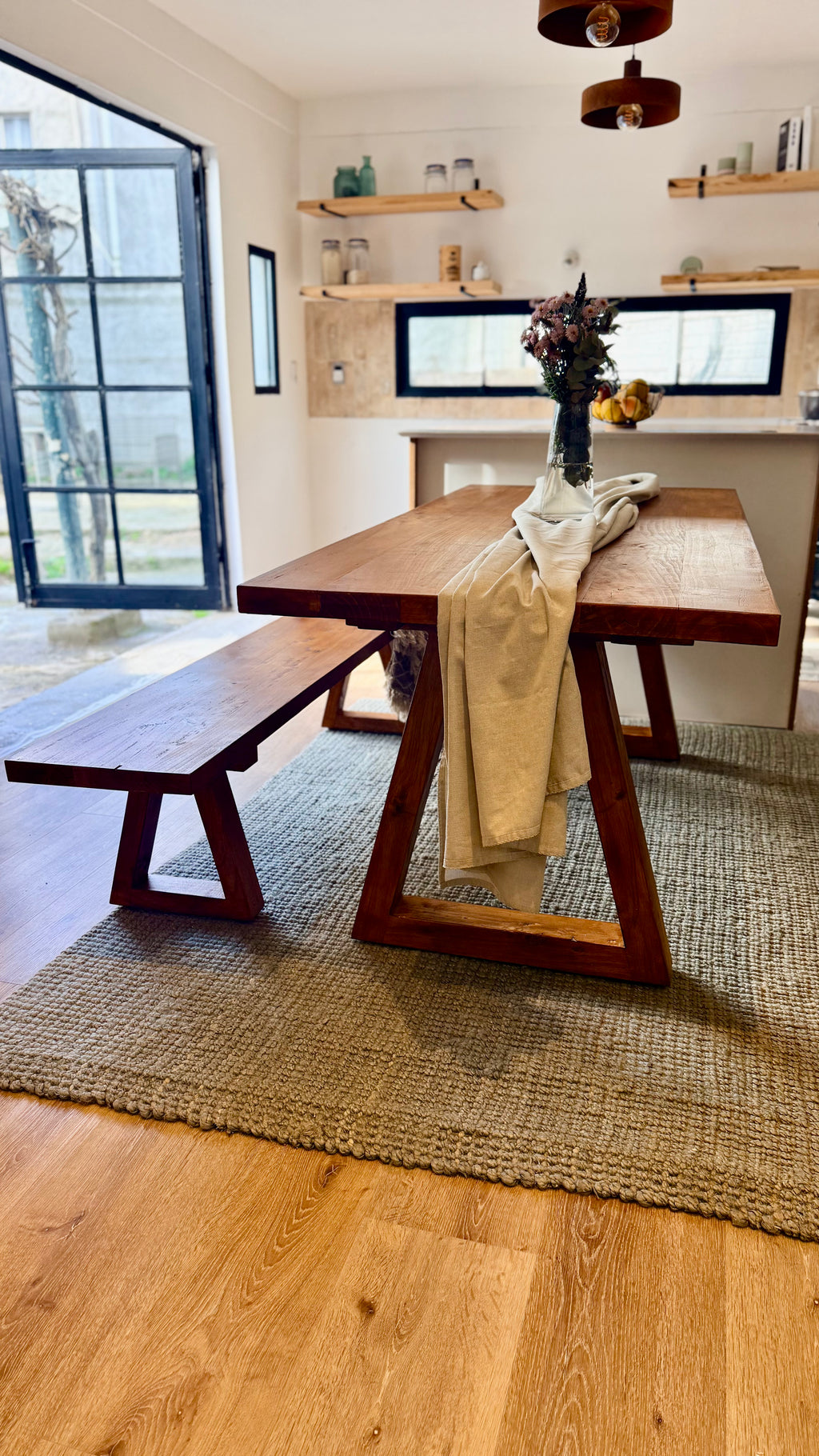 Mesa de comedor Roma | Patas en ángulo