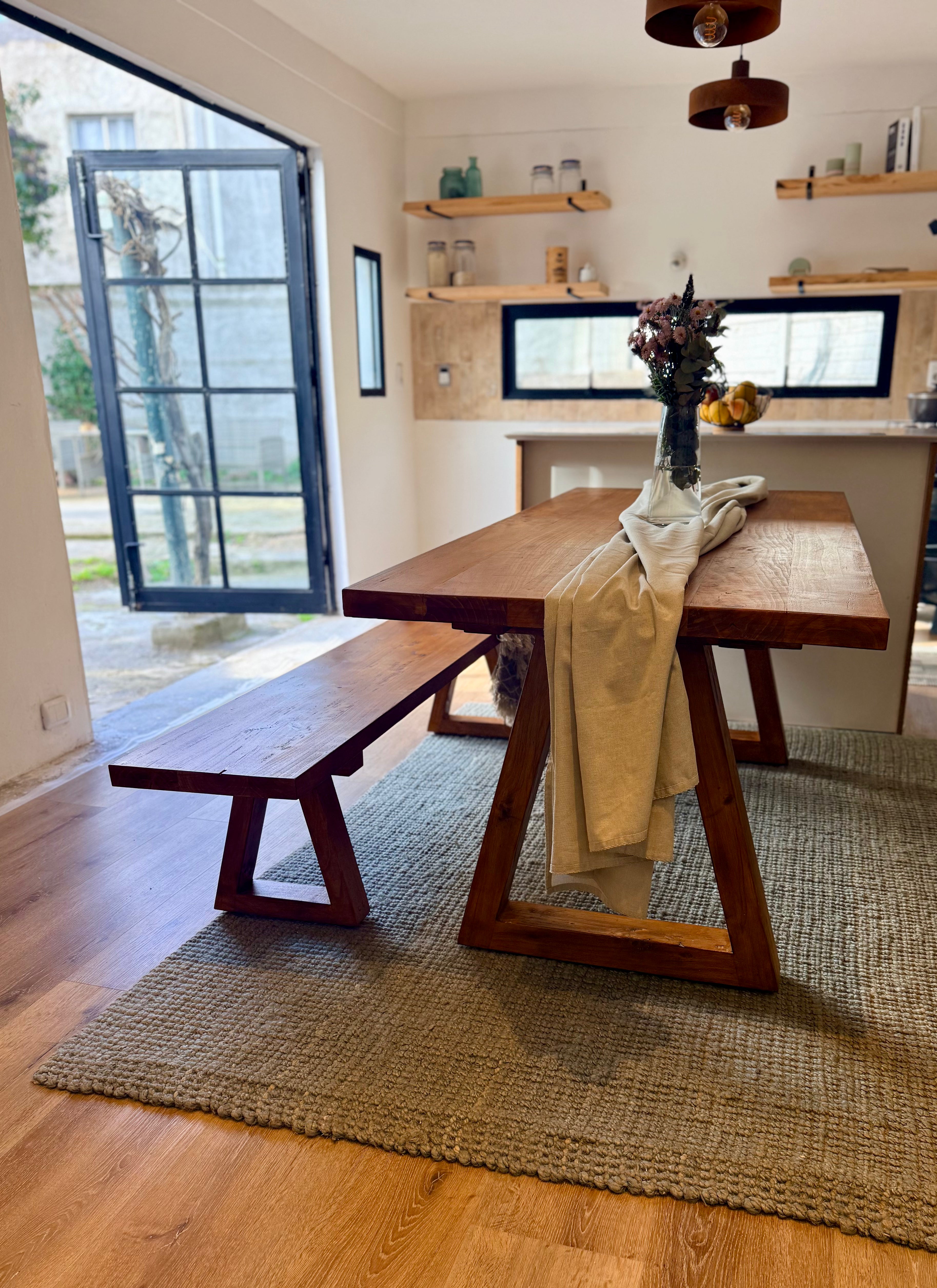 Mesa de comedor Roma | Patas en ángulo