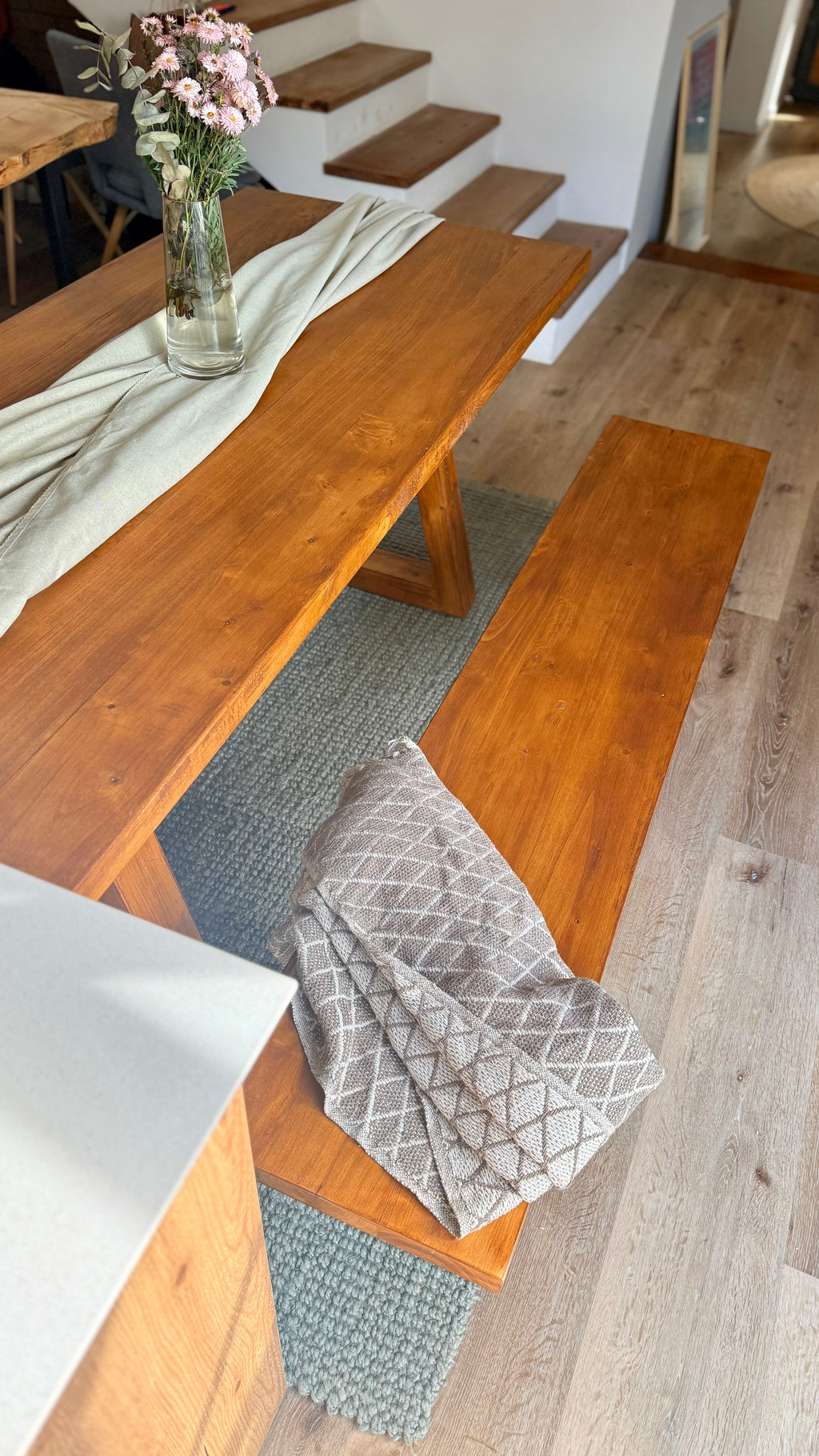 Mesa de comedor Roma | Patas en ángulo